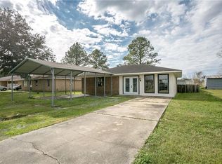 413 Orange Ave, Lake Arthur, LA 70549