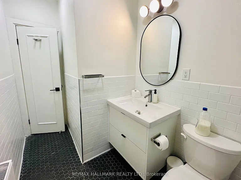 597 Saint Clair Ave W #7 — Photo 11