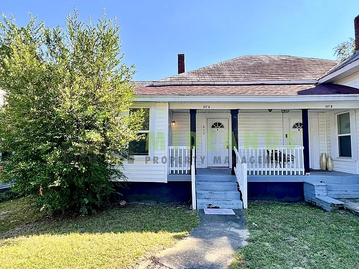 2 bed, 1.0 bath, 975 sqft, $1,295 — Photo 1