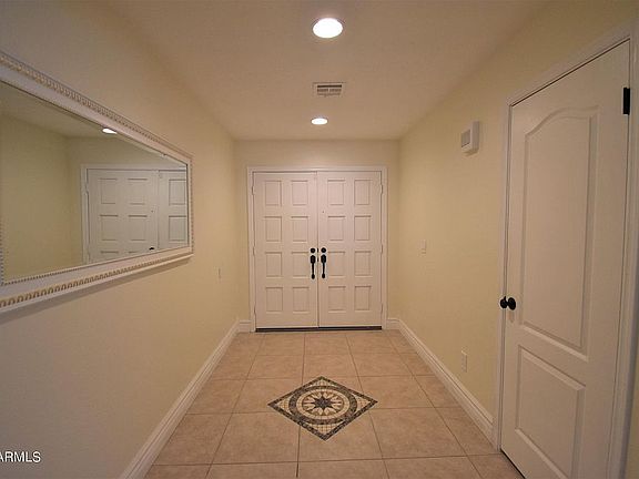 5th image of 2615 E Claire Dr