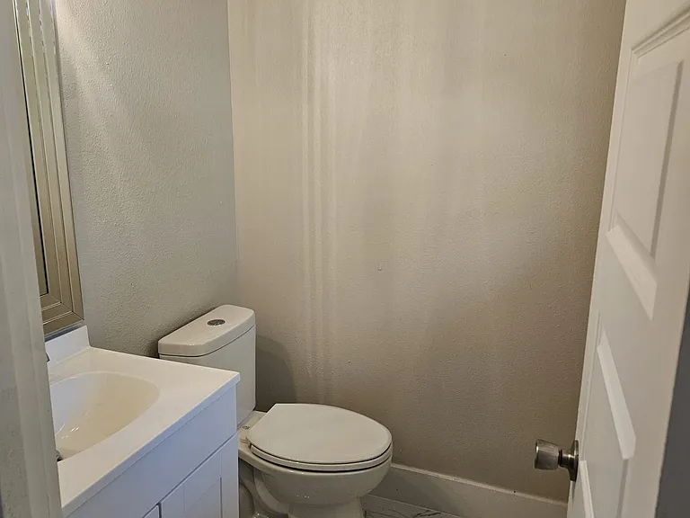301 Kansas St — Photo 13