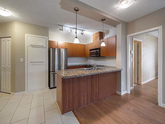3rd image of 511 Rochester Ave #1004