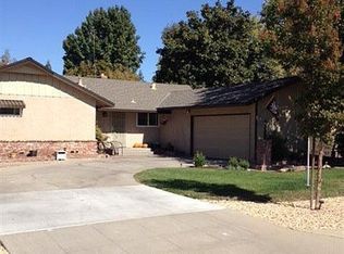1318 E Loftus Ln, Fresno, CA