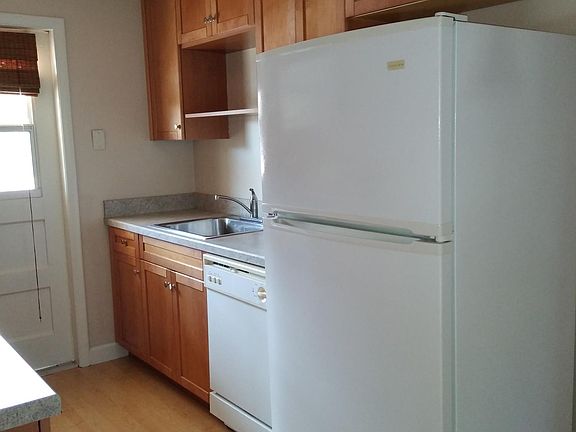 4th image of 320 Lakeview St APT 209
