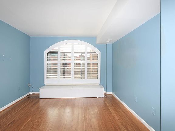 4th image of 1029 N Stuart St APT 513