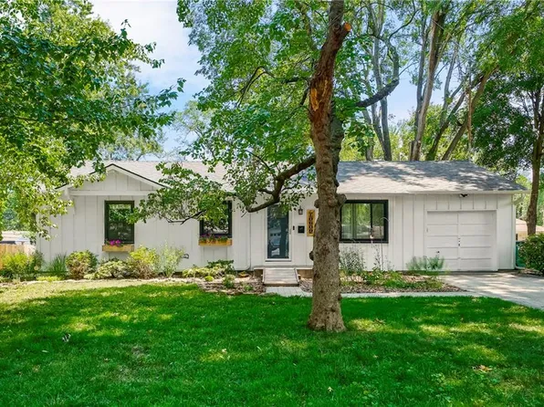 10609 W 88th Ter, Overland Park, KS 66214