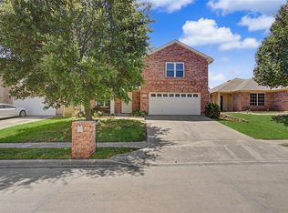 9941 Sparrow Hawk Ln, Fort Worth, TX 76108