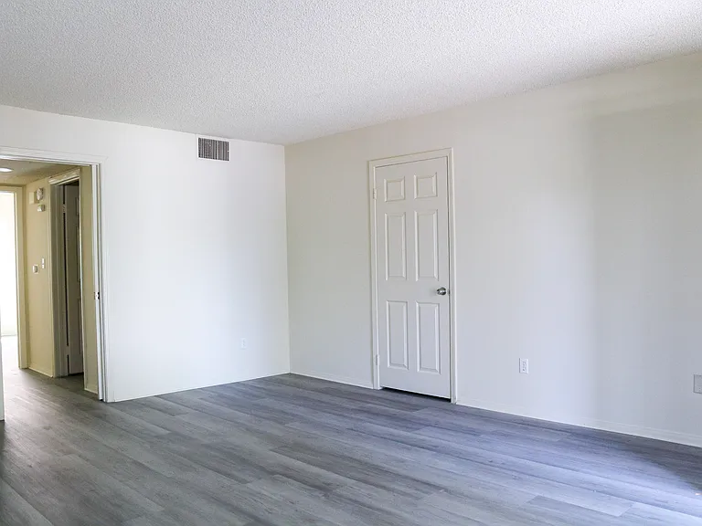 Saticoy Residences — Photo 6