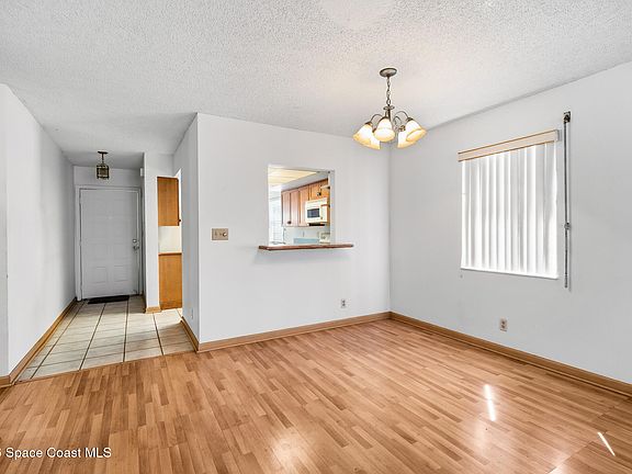 3rd image of 744 Palm Springs Cir