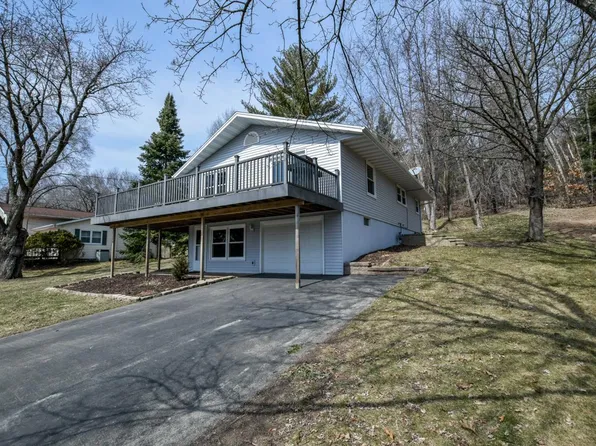 W11028 Lake Point Dr, Lodi, WI 53555