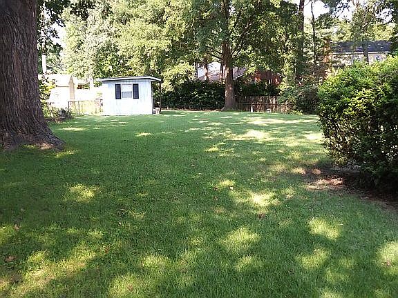 2nd image of 105 Waltham Cir