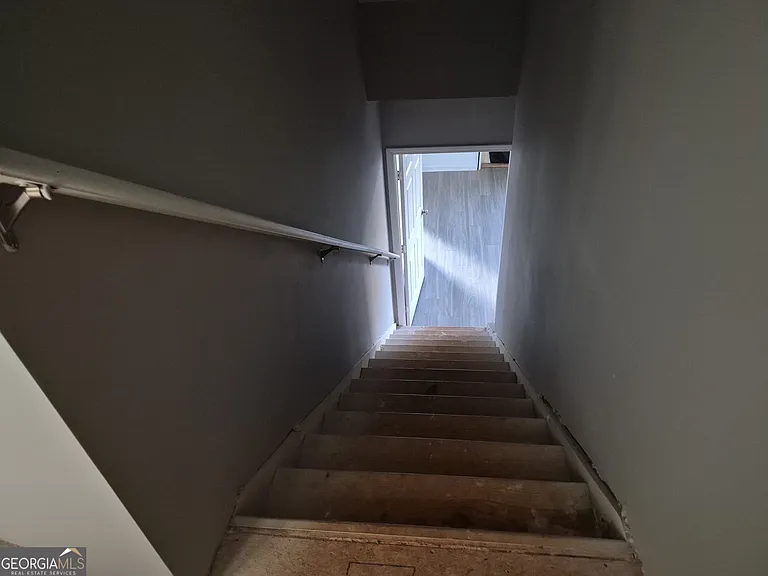 1506 Charcoal Ives Rd — Photo 24