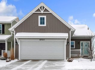 6701 Castleton Dr, Grand Ledge, MI 48837