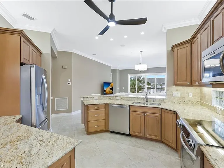 795 Bentwater Cir #204 — Photo 10