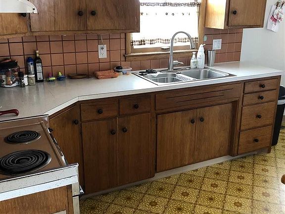 5th image of 504 Evelyn Dr