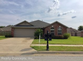 3875 W Mahogany Dr, Fayetteville, AR 72704