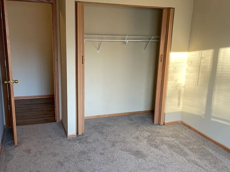 Cedar Avenue Apartments — Photo 22