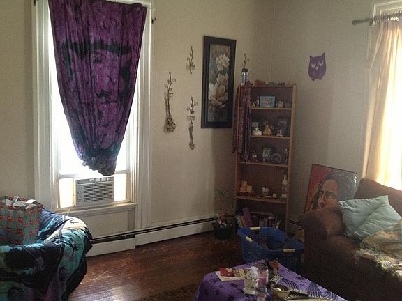 3rd image of 129 S Main St APT 3