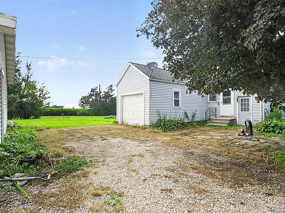3rd image of 1112 N 33rd Rd