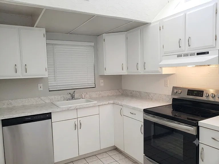 164 Tradewinds Dr NW #A — Photo 4