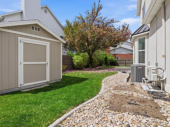 5th image of 189 N Palisade Dr