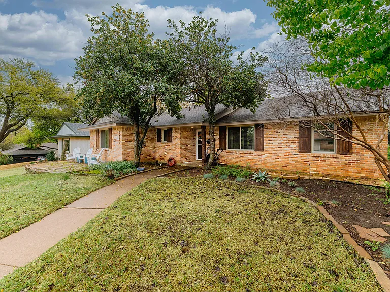 9854 Estate Ln — Photo 27