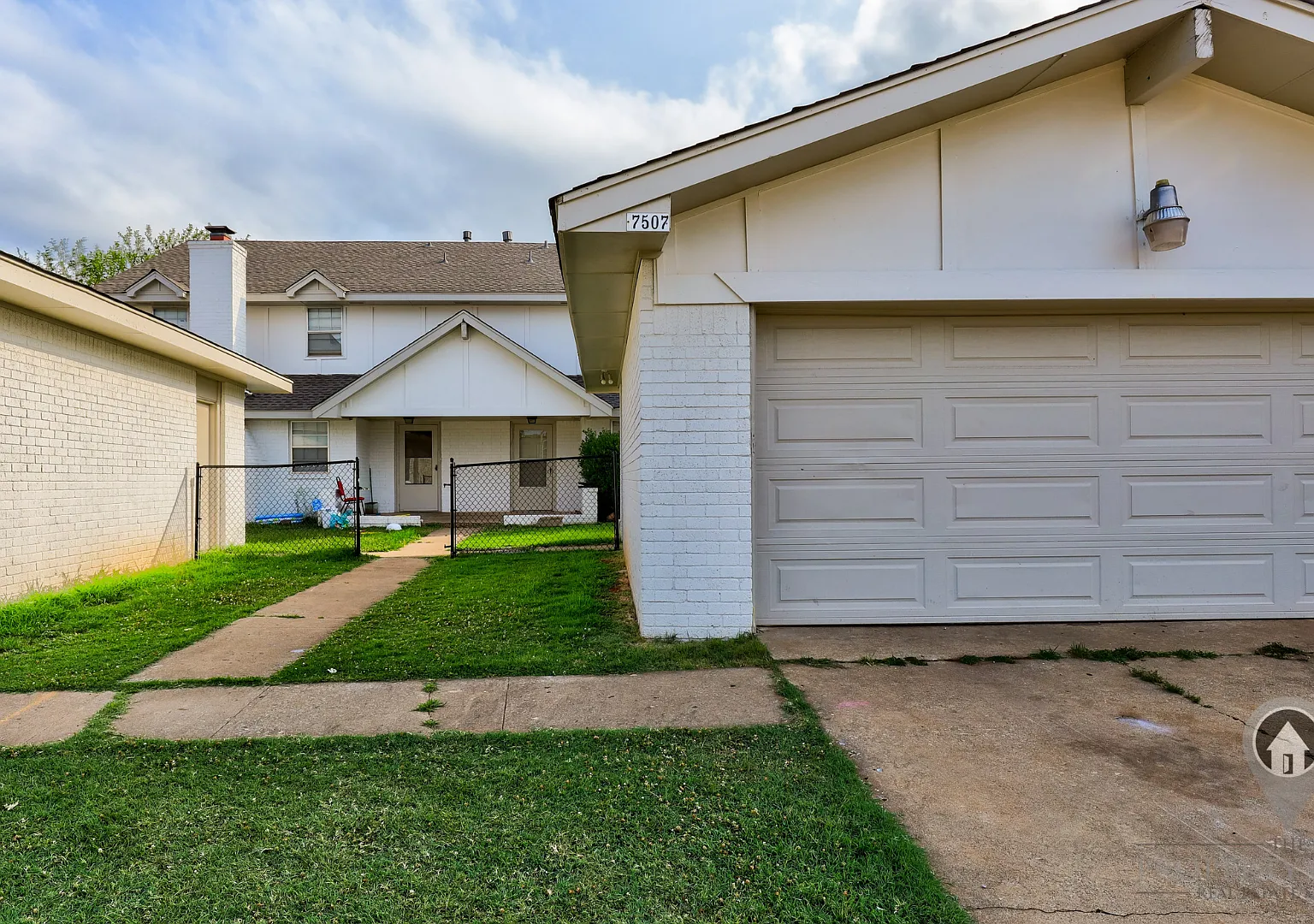 4 Bedroom,2.5 Bath and 2 Car Garage Duplex with Fireplace and Prime Location Near Lake Hefner — Photo 3