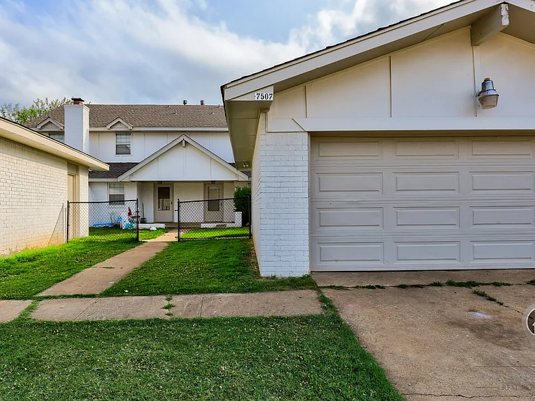 7507 Knight Lake Dr — Photo 3