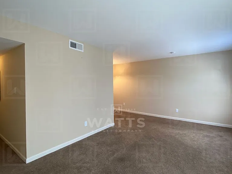 Club View Apartments — Photo 25