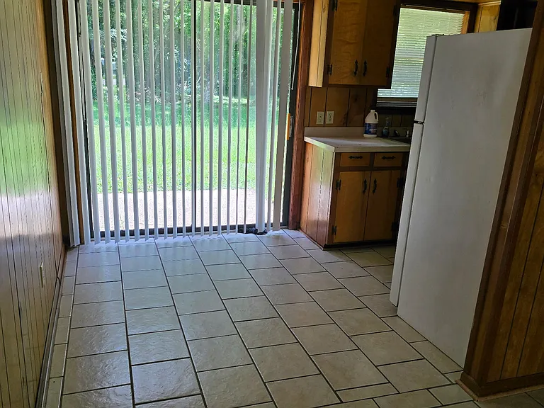 2047 Bradford Dr #B — Photo 3