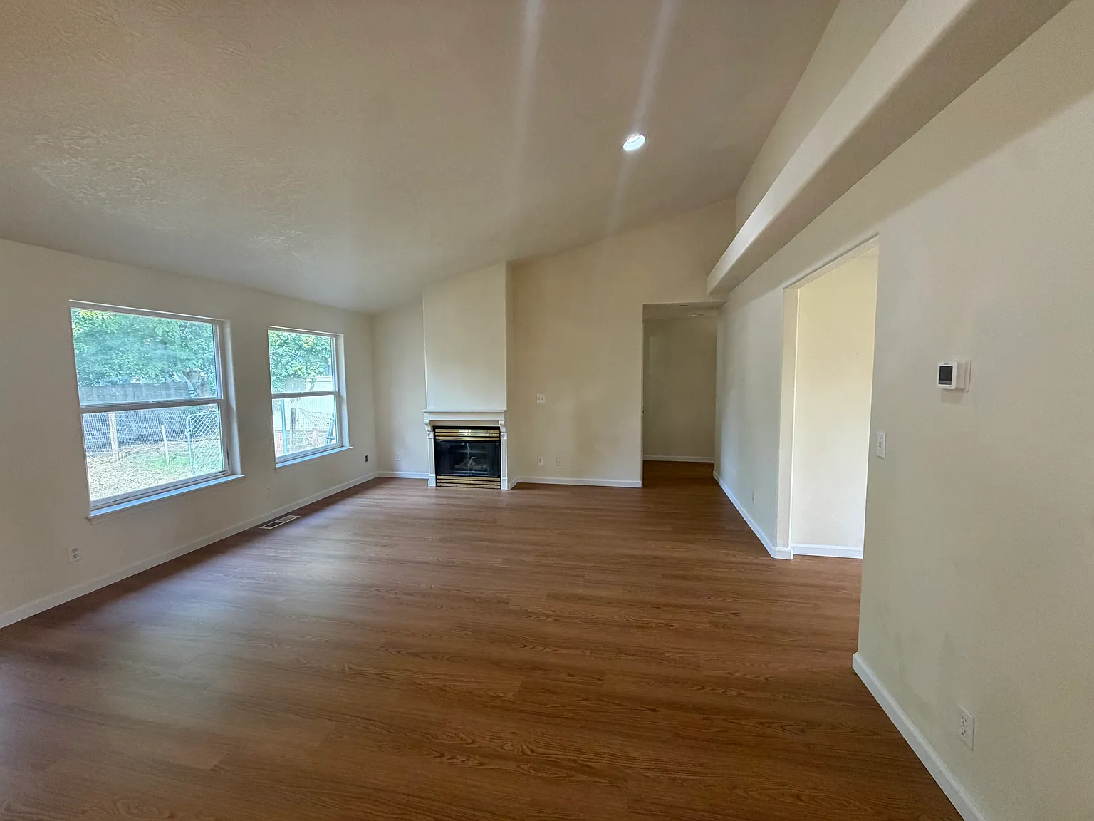 3 bed, 1294 sqft, $2,600 — Photo 3