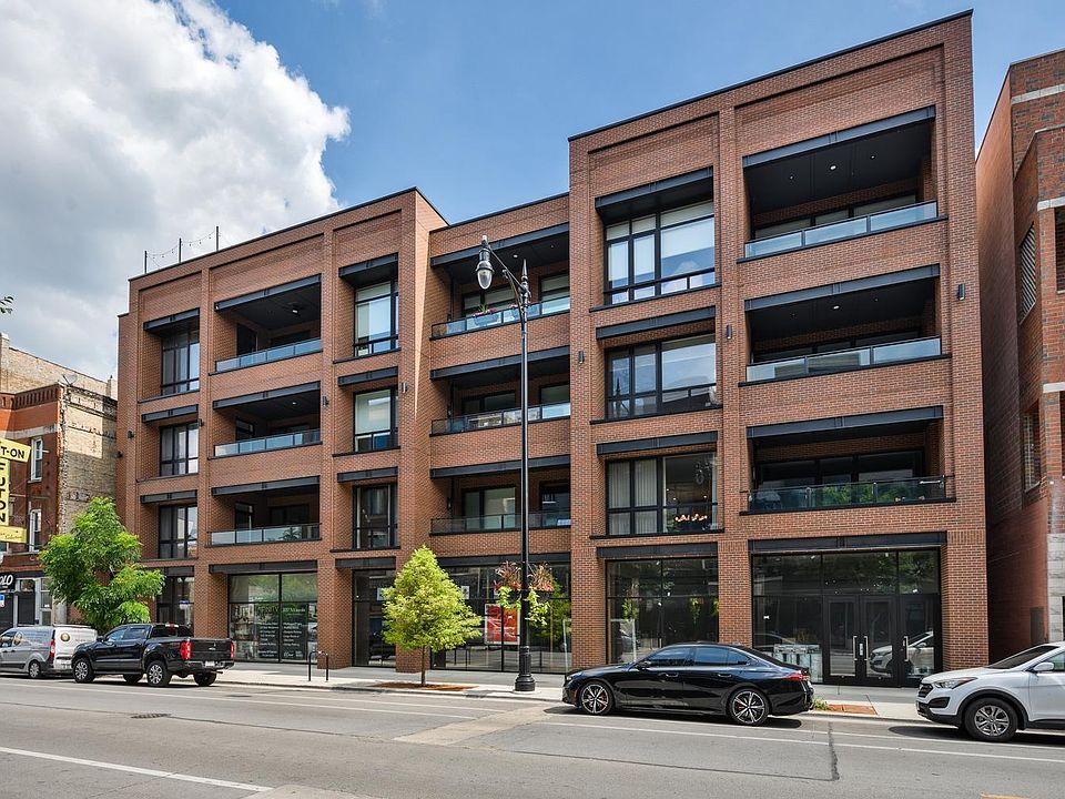 1st image of 3037 N Lincoln Ave #205