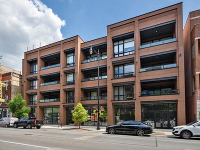 3037 N Lincoln Ave #205, Chicago, IL, 60657