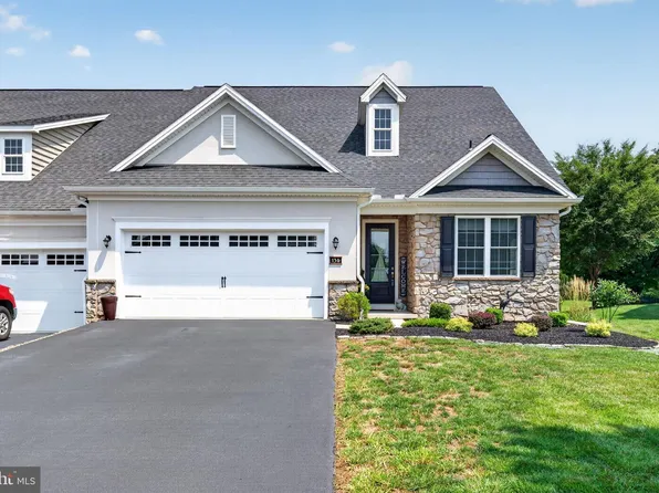 136 Sawgrass Dr, Millersville, PA 17551