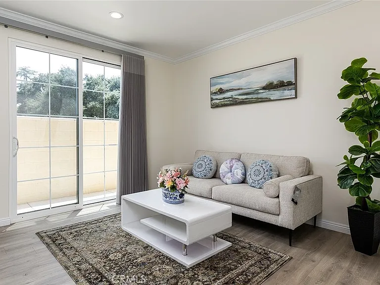 89 N Grand Oaks Ave #103 — Photo 6