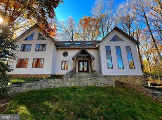 11265 Beach Mill Rd, Great Falls, VA 22066