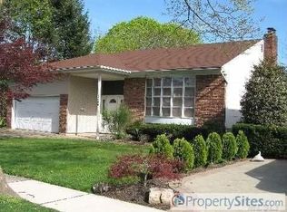 2695 Beatrice Ln, Bellmore, NY 11710