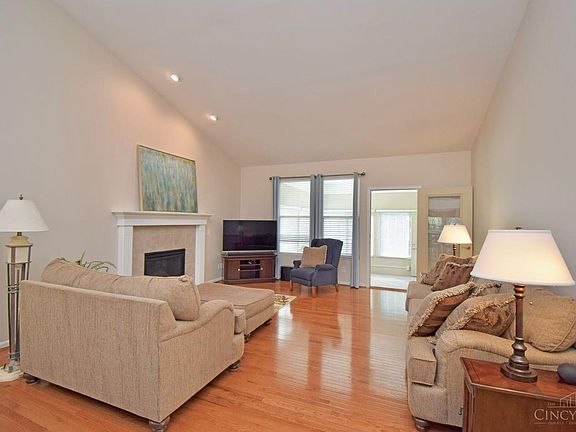 4th image of 8329 Jeannes Creek Ln