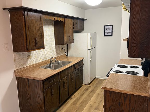 5th image of 805 E Baltimore St #103