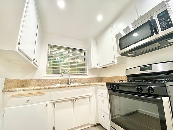 4th image of 1037 N Ogden Dr #3A