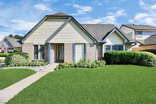 315 Muirwood Ln Photo 1