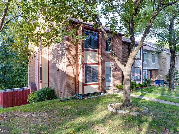 2nd image of 2938 Cambridge Dr