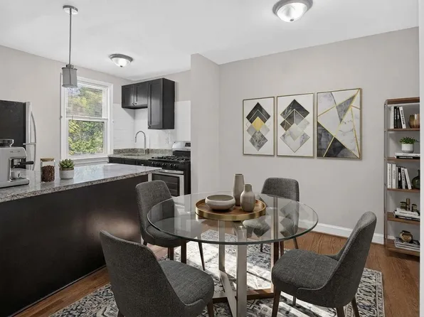 4703 Ravenswood Rd APT 27, Riverdale, MD 20737