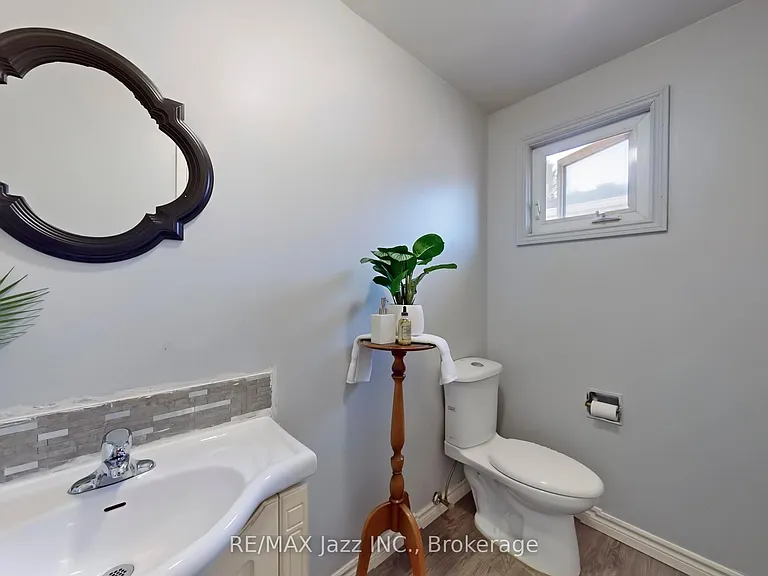 677 Grandview Dr — Photo 10