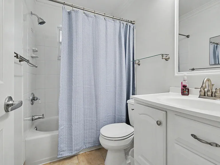 2701 NE 1st St #201 — Photo 12