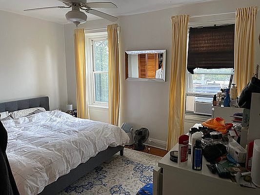 3rd image of 256 Henry St APT 3
