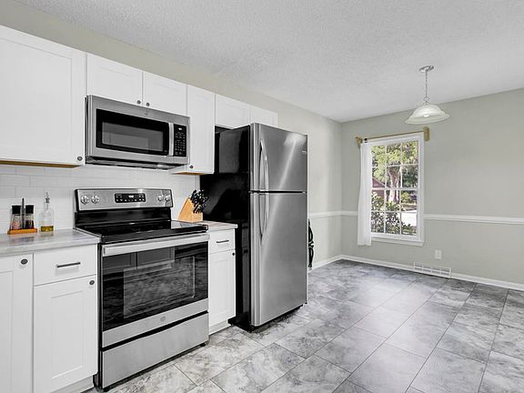 Breakfast nook area