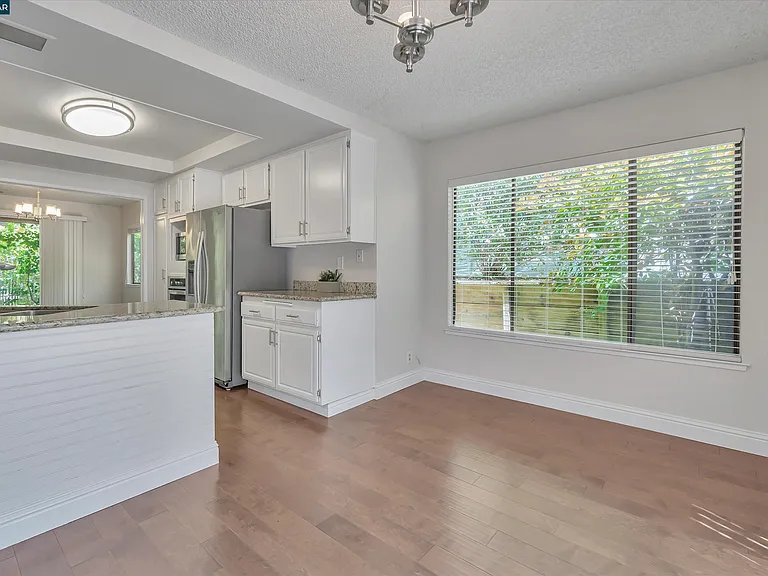 1956 Fair Ridge Ct — Photo 12