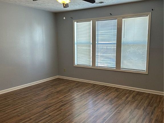 4th image of 946 Stewarts Creek Dr APT 8