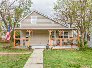 363 N Jackson Ave, Lebanon, MO 65536